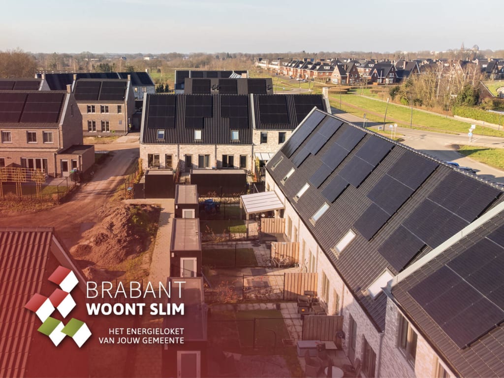 Foto van woningen in Brabant met de tekst: Brabant woont slim: het energieloket van jouw gemeente.