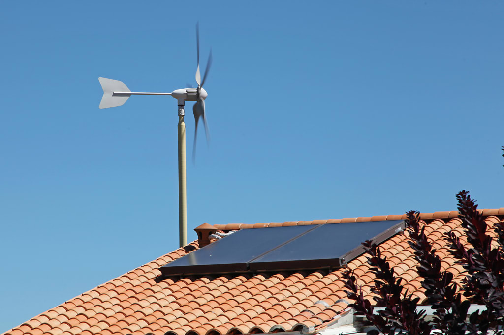 Zonneboiler op schuin dak.