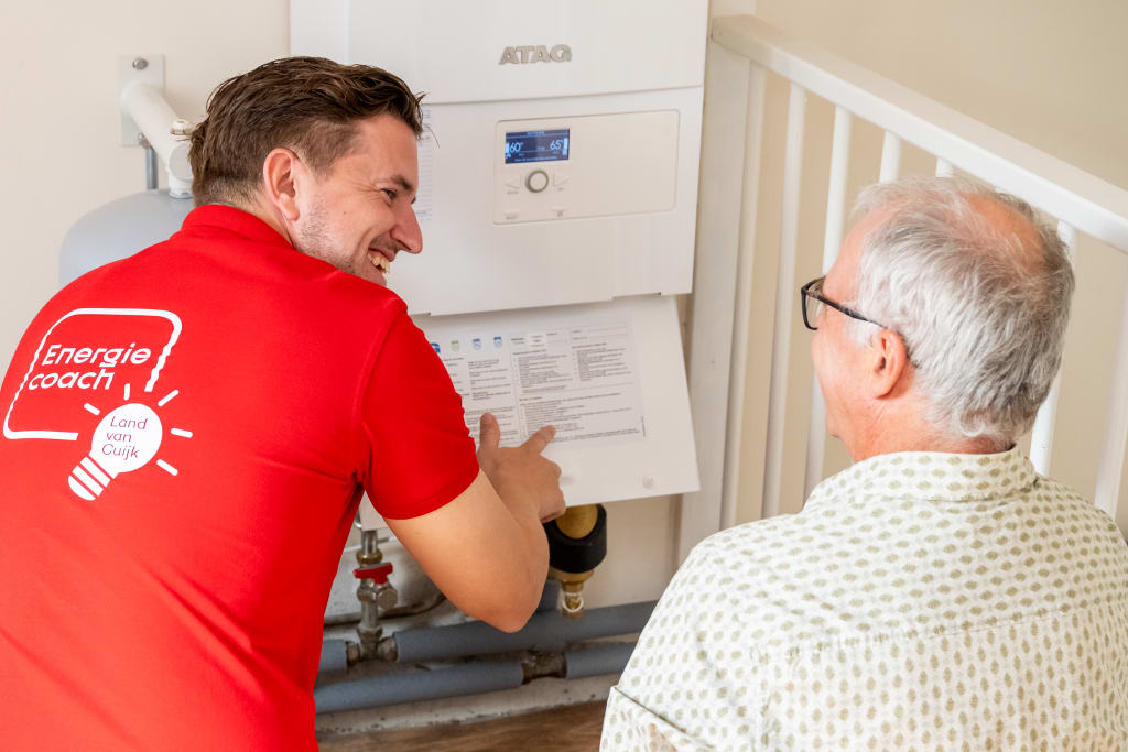 De energiecoach kijkt onder andere mee naar je wat voor verwarmingssysteem je hebt