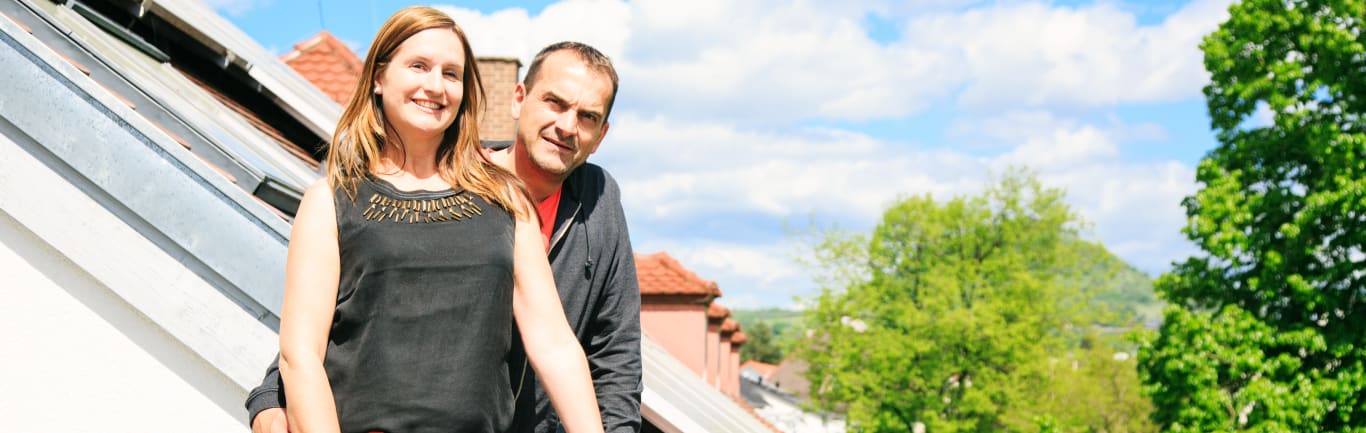 Bewoners op dag met zonnepanelen