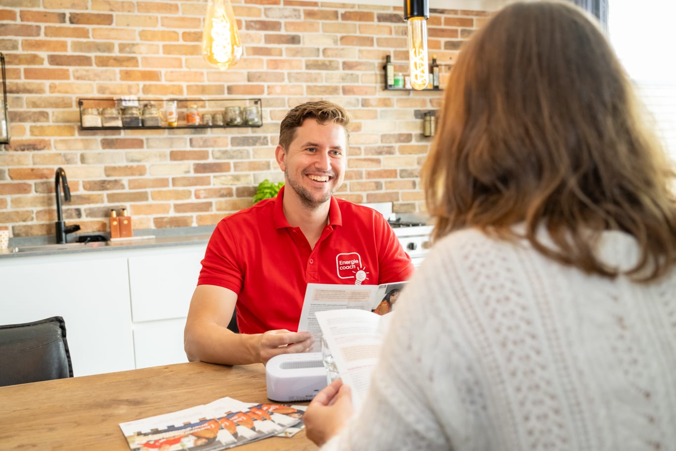 Een energiecoach van Land van Cuijk komt gratis bij je langs voor een huisbezoek