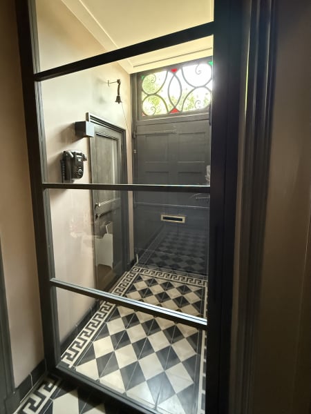 Foto van een portiek