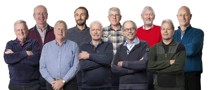 Foto van de tien mannelijke energiecoaches in Barneveld